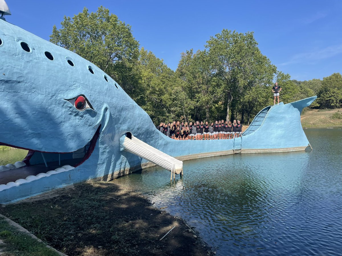 UCM_Soccer's tweet photo. Team walk at the Blue Whale 🐋 
#teamUCM ⚽️ https://t.co/0cvp4pqTol