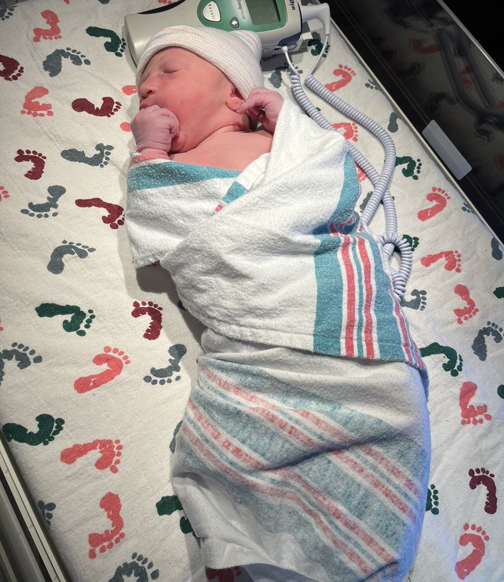 Coach_JJAndy's tweet photo. Yesterday @CoachSAnderson1 and were blessed with the arrival of daughter number 4!! Kenzie James was born at 8am, weighing 7lbs 2oz, completing our Anderson mile relay team! 
#mambamentality https://t.co/tD53ViTCes
