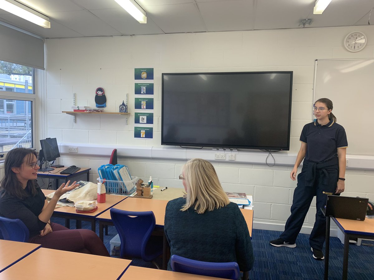 Russian_OHS's tweet photo. We didn’t know that “cat” in 🇺🇦is “whale” in 🇷🇺! Thanks to our student lead taster lesson we know this and a lot more about these two Slavic languages. Дякуємо, Lena! #languagesfestivalohs @Languages_OHS @OxfordHighSch #learningrussianatohs https://t.co/B4gGHLpAjH