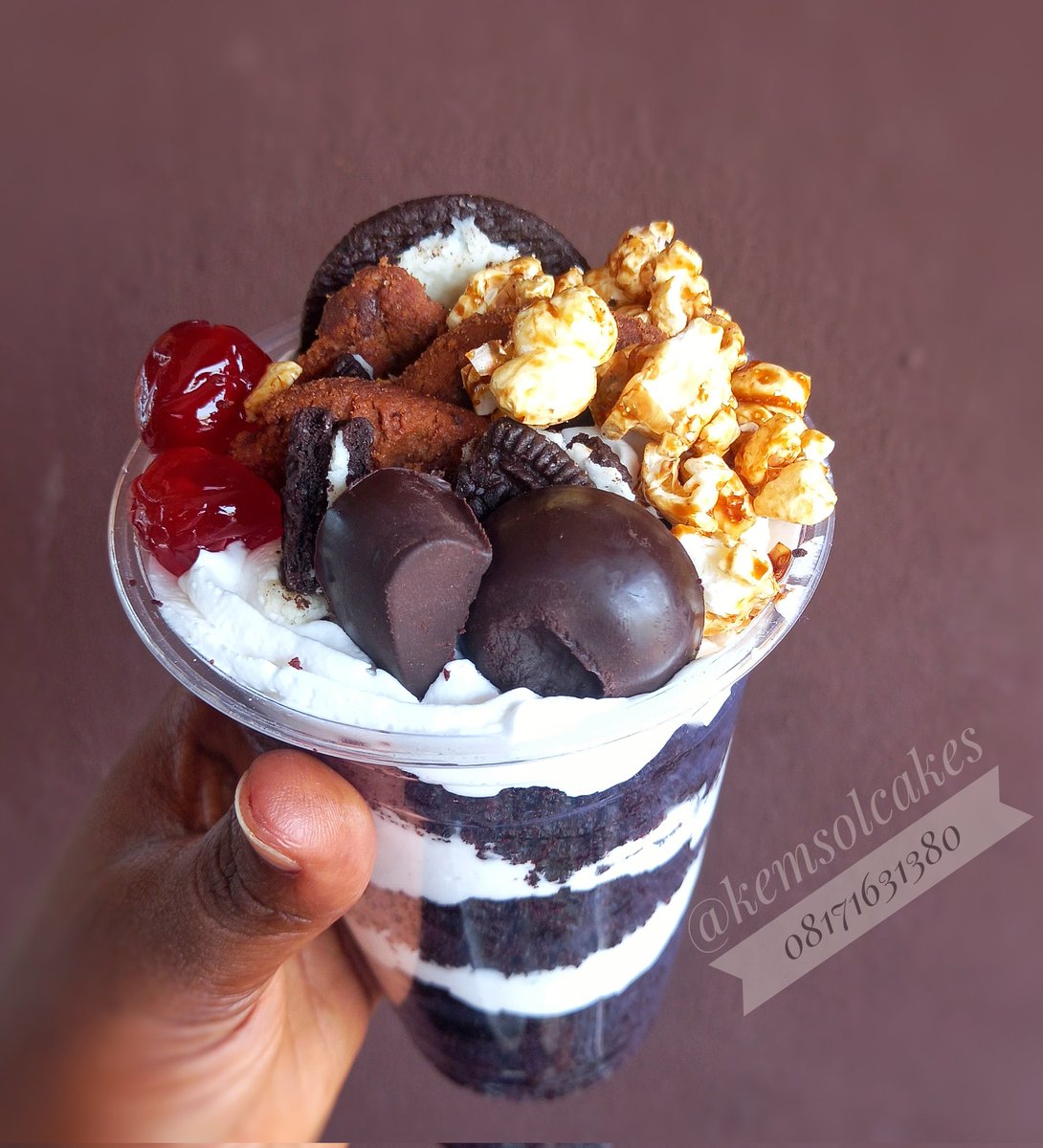 kemsolcakes's tweet photo. SALES! SALES!!
Get 2 big cups of parfait for 3K instead of 5K 😱
Note:minimum of  2 cups per order, One cup is 1800 you are getting quality for less
Sales runs from 30th of Sept-7th of Oct 
Don't let this offer pass you by
Tell a friend to tell a friend
Order via link in bio https://t.co/Au0YCurYAH