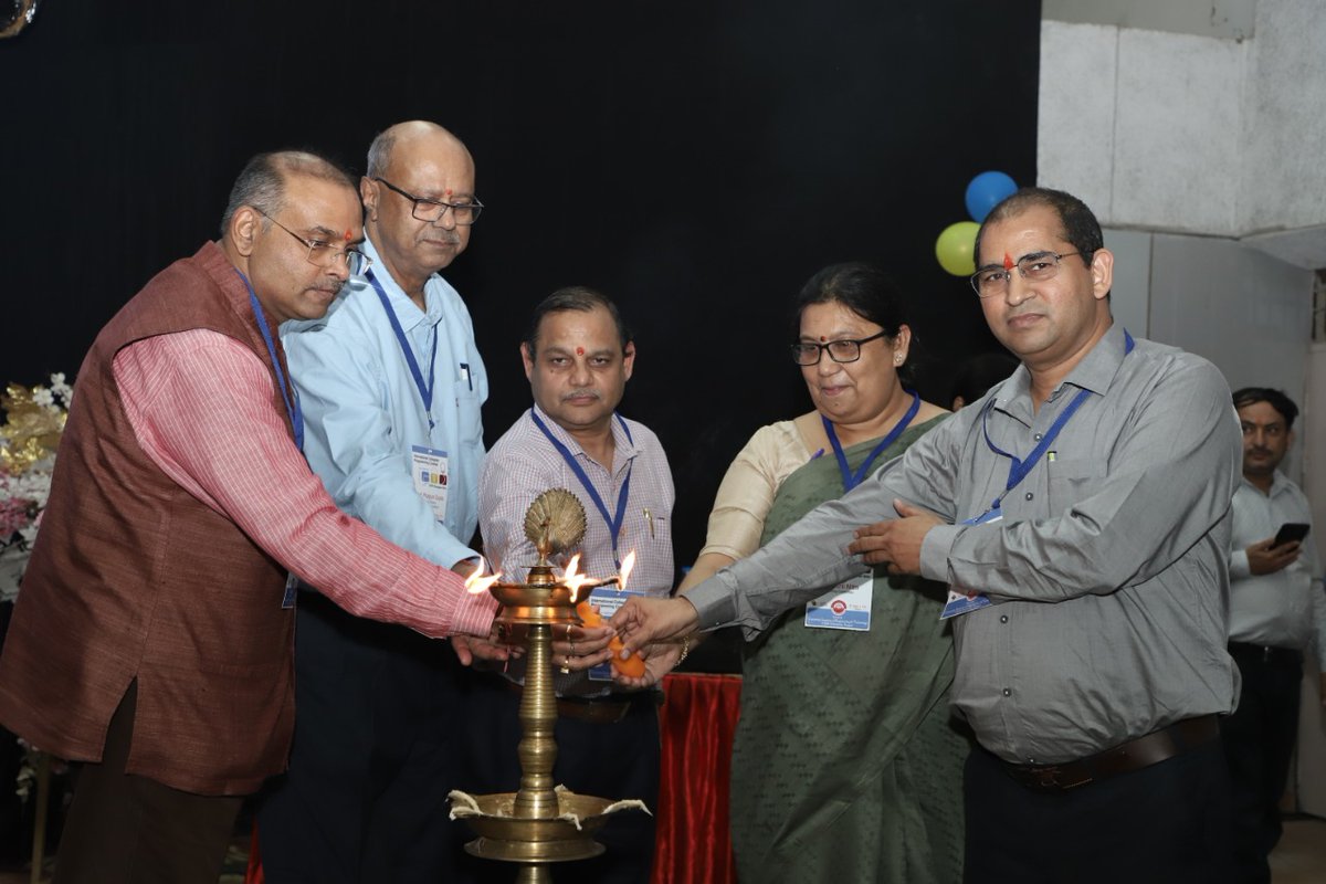 csjmuofficial's tweet photo. #सीएसजेएमयू में #अंतर्राष्ट्रीय_कॉलेजिएट प्रोग्रामिंग प्रतियोगिता का हुआ शुभारंभ, विश्वविद्यालय के कुलपति प्रो विनय कुमार पाठक जी ने दी प्रतिभागियों को शुभकामनाएं। इसमें देश भर से हिस्सा ले रही हैं टीमें, #csjmu में चौथी बार हो रहा है आयोजन।
@vpathakin https://t.co/PqexngquGK
