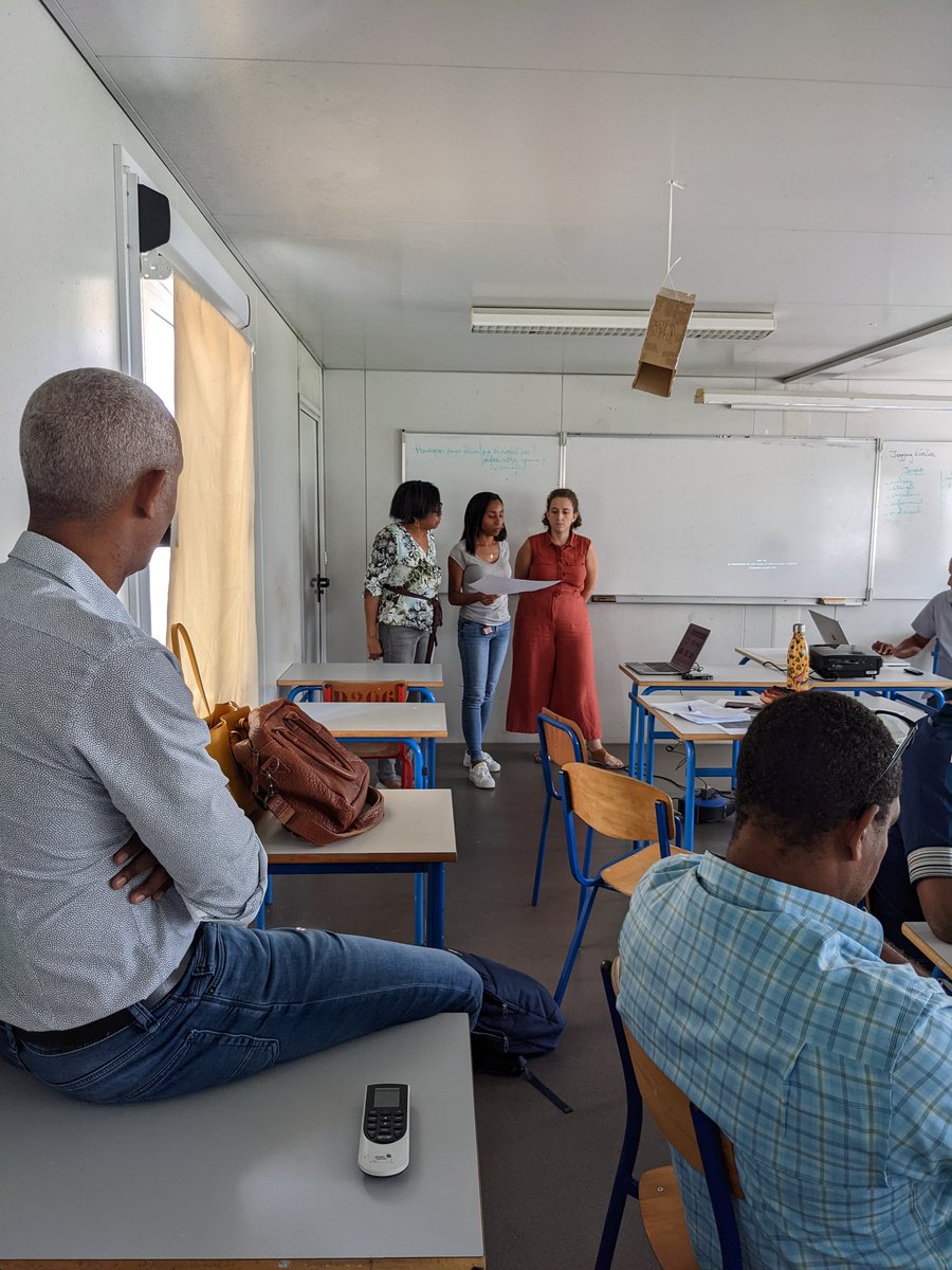 Les enseignants de cycle 3 inter degrés du REP+ Dillon 2 en pleine réflexion sur la problématique de promouvoir la production d'écrits dans toutes les disciplines <a href="/acmartinique/">Académie de Martinique</a> <a href="/EPrioritaire972/">Edu_Prioritaire972</a> <a href="/CircoFdF1/">Circo FORTdeFRANCE 1</a>