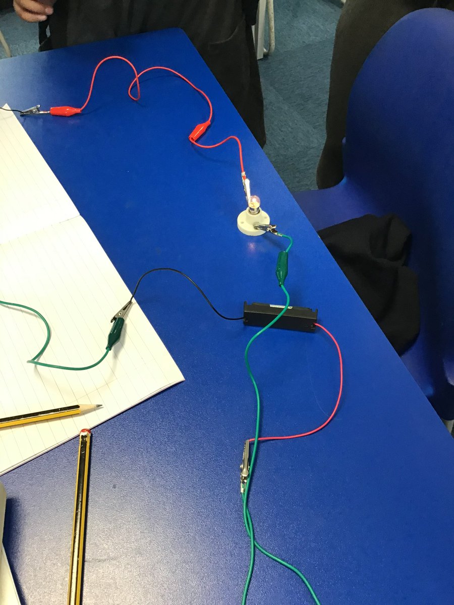 SomersHeath4's tweet photo. This week we have been switching it up! Our electricity unit continues as we explore the effect a switch has on an electrical circuit. We’ve also experimented with other items we could put in our circuit that allow electricity through them. They are called ‘conductors’. https://t.co/ULI1di5mfg