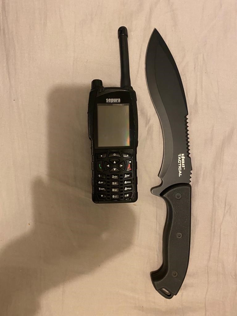 Knives like the attached are continuing to be found during police searches across the ward.  If you know the names of an individual or places where knives are being stashed, then you can always reach out anonymously to <a href="/crimestoppersUK/">Crimestoppers</a> or <a href="/fearlessORG/">fearless.org</a>.