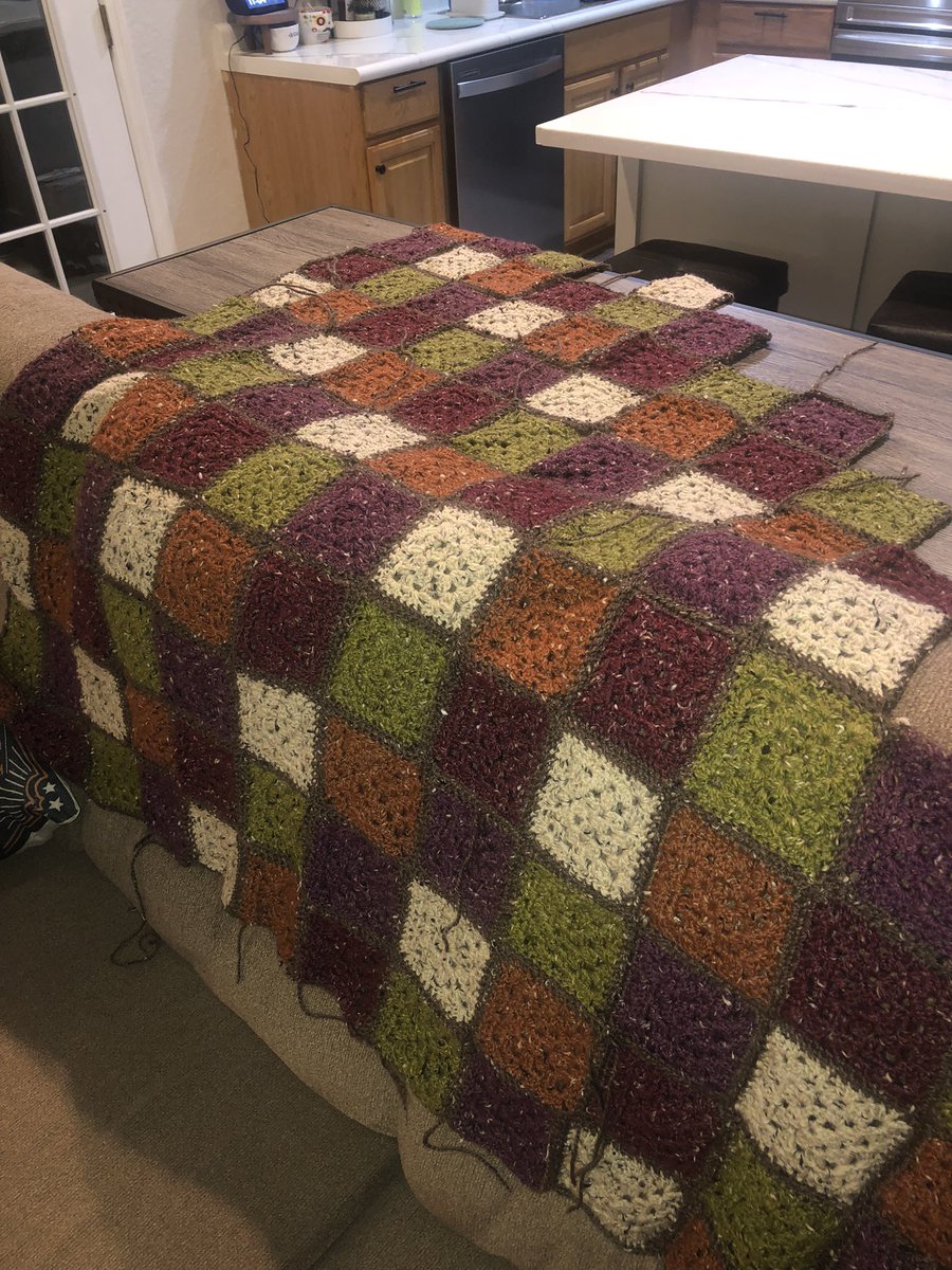 kellyisntjelly's tweet photo. Almost done with my blanket! A year of work https://t.co/nVsag9QBda