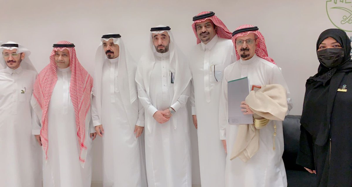 emankaifi's tweet photo. @makkahnews1 دام عزك ياوطن ورايتك على الدوام خفاقة سعيدة جداً بمشاركتي للاحتفال باليوم الوطني احتفال فرع #هيئة_الصحفيين_السعوديين #اليوم_الوطني_السعودي_92  بالتعاون مع أمانة العاصمة المقدسةوبرعاية معالي أمينها الأستاذ.صالح التركي وبمشاركةمع اساتذتي د عبد الله الشريف ود.فوازالدهاس https://t.co/F6BLAv6Efg