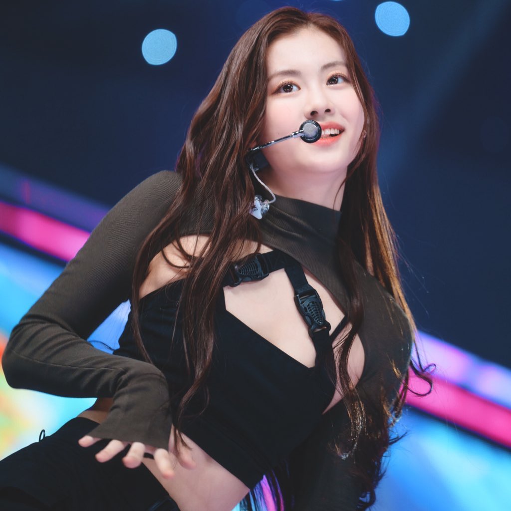 blessing your tl with her smile :)