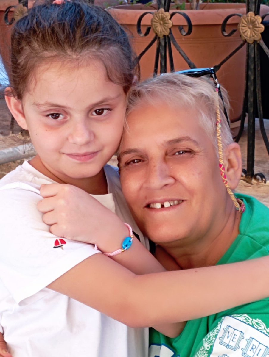 Bazen bir çocuğun başını okşamak, bir kediye su vermek, belki birinin gözyaşını silmek ya da derdini dinlemek. Küçük bildiğimiz iyilikler aslında öyle büyük ki! Çünkü o küçük iyilikler kaygıdan yoksun, olabildiğine içten, olabildiğine bizden...#SEVOCAN🐞