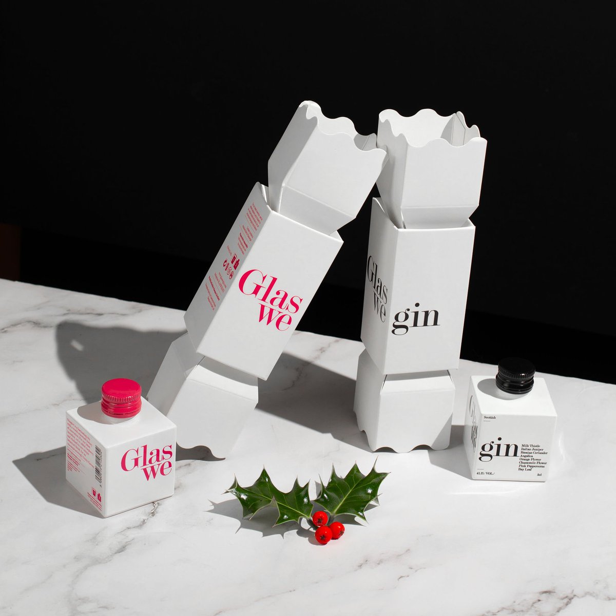 Is it too early to say the C word? The best crackers on the planet (in our humble opinion) are back! You can pick up our fully recyclable GIN FILLED crackers today and have something ticked off your Christmas list before it's even October: bit.ly/3SJpjVN