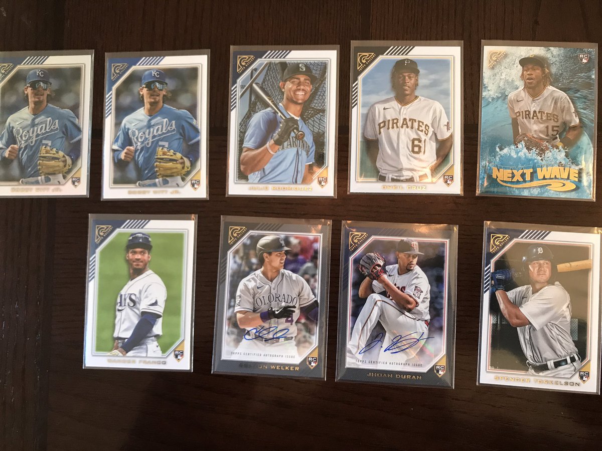 PadreGordini's tweet photo. Pulls from #ToppsGallery #Topps https://t.co/ZYMMzfV2gD