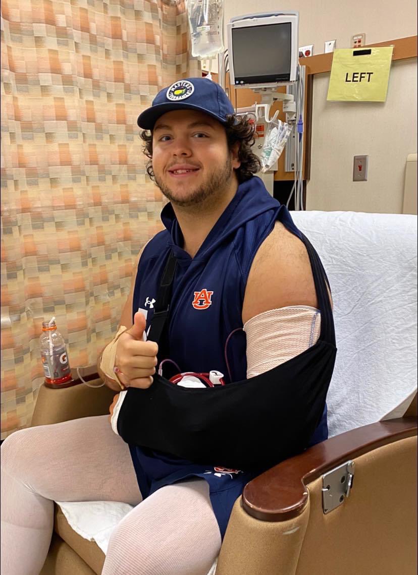 TateJohnson54's tweet photo. Definitely not how I expected this season to go, but I know that God’s ways are higher than my own. Surgery went great and I’m looking forward to taking this time to learn and grow. Can’t wait to be back on the field with my brothers soon! War Eagle!!! https://t.co/pjuc4TRbCd