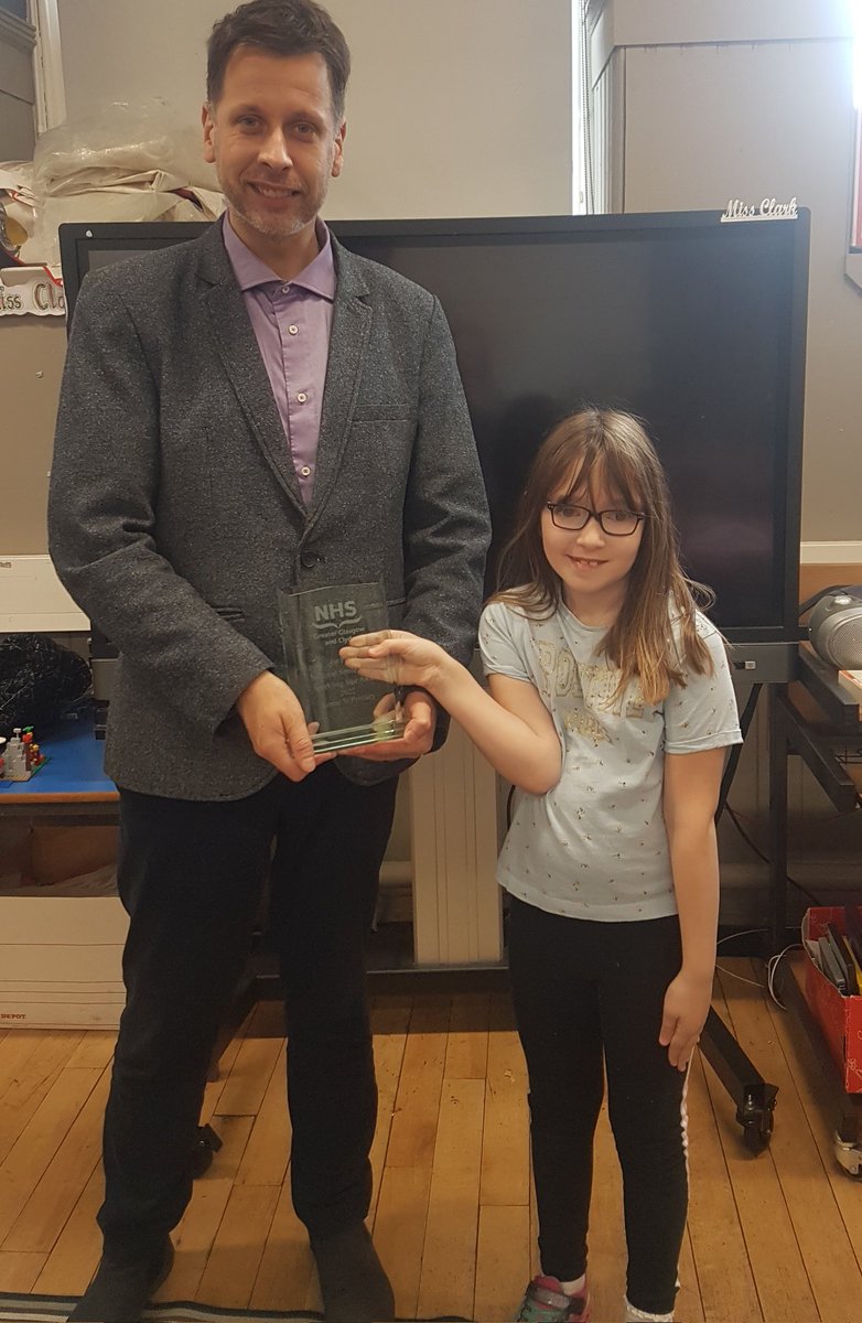 P3LorneStreet's tweet photo. Well done to this 'Smiling Star' for receiving this beautiful award.๐๐ #proudteacher #smilingstar #childsmile @LorneStreetPS @NHSChildsmile https://t.co/hdwjd8axMm