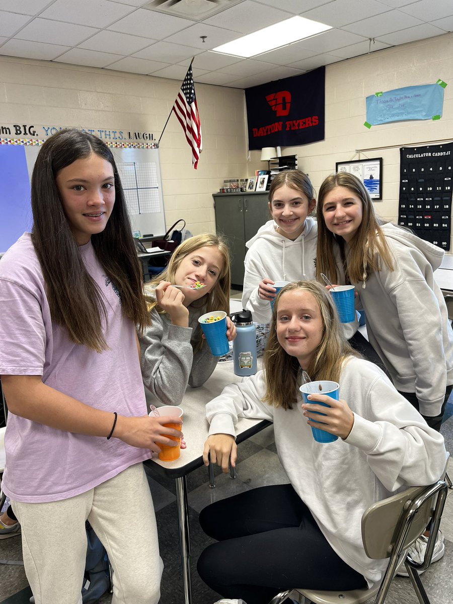 lgmoyer's tweet photo. Last Friday of the month so it’s Advisory Breakfast Day! This month was a cereal bar. Thank you to our parents for supplying the cereal and milk @NagelNighthawks https://t.co/wlt75pNgSr