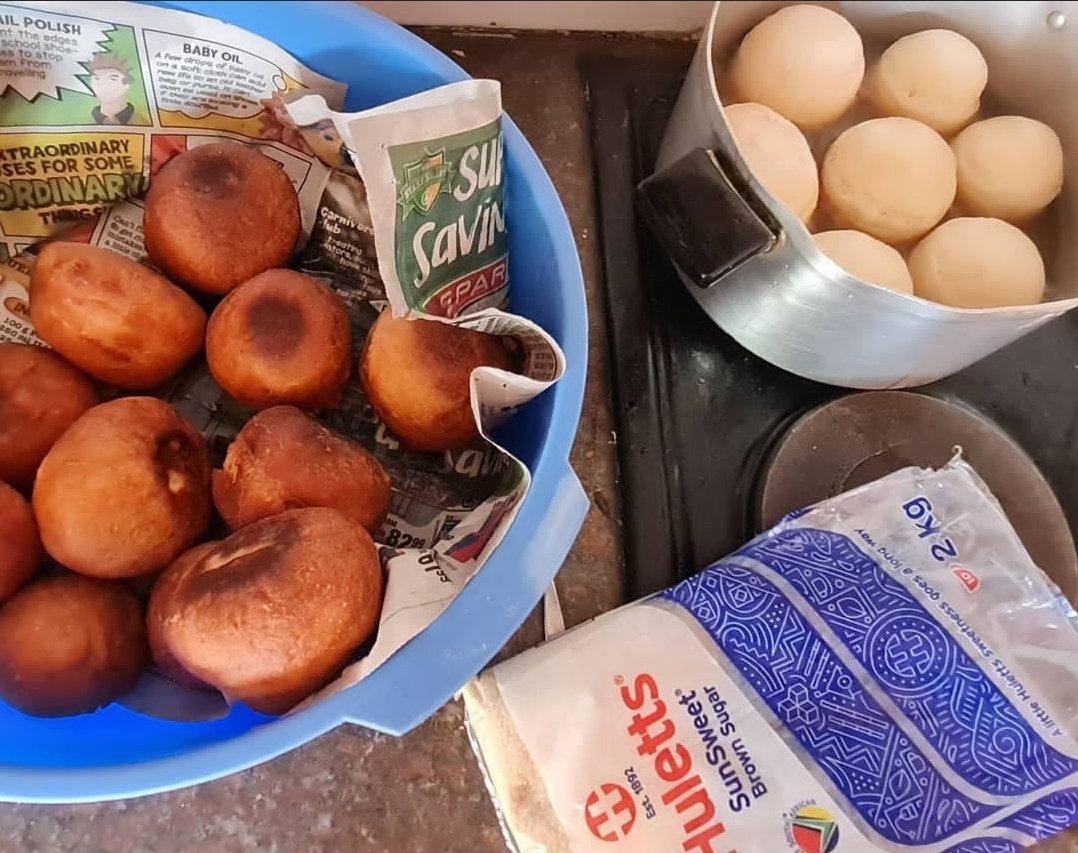 BossNelaz's tweet photo. @Huletts_SA Fatkoeks #MadeWithKindness https://t.co/fxTOuTYmNx