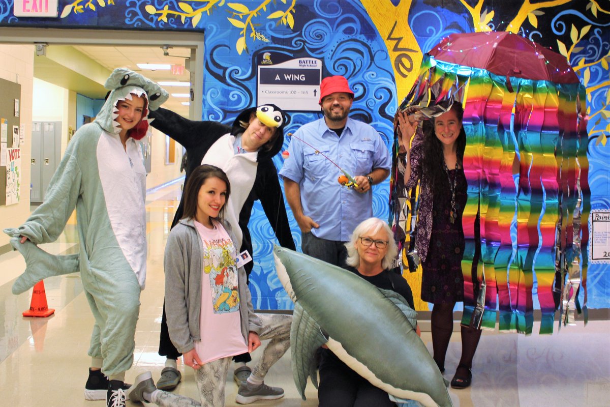 visualspARTan's tweet photo. "Lots of Fish in the Sea" was the most fun yet - thanks @Battle_StuCo 
@cpsfinearts @MurielBattleHS 
#campspartan
#battlehoco https://t.co/1eptbTsMJ1