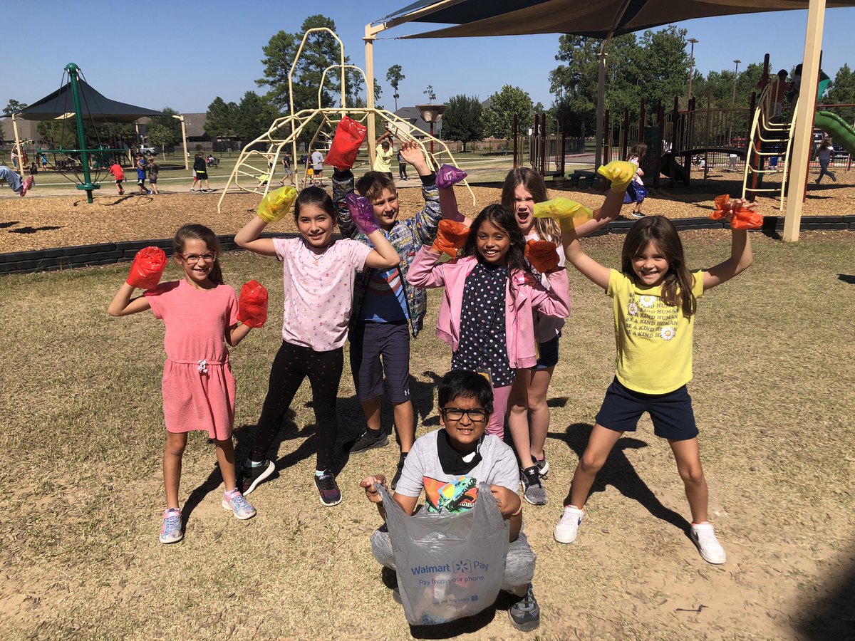 MrsAFroom's tweet photo. So proud of these PAWsome @HumbleISD_ASE Panthers for showing initiative and picking up trash to keep our playgrounds clean…they filled up two bags!!
#3rdgrade https://t.co/3WbcMBJmSV