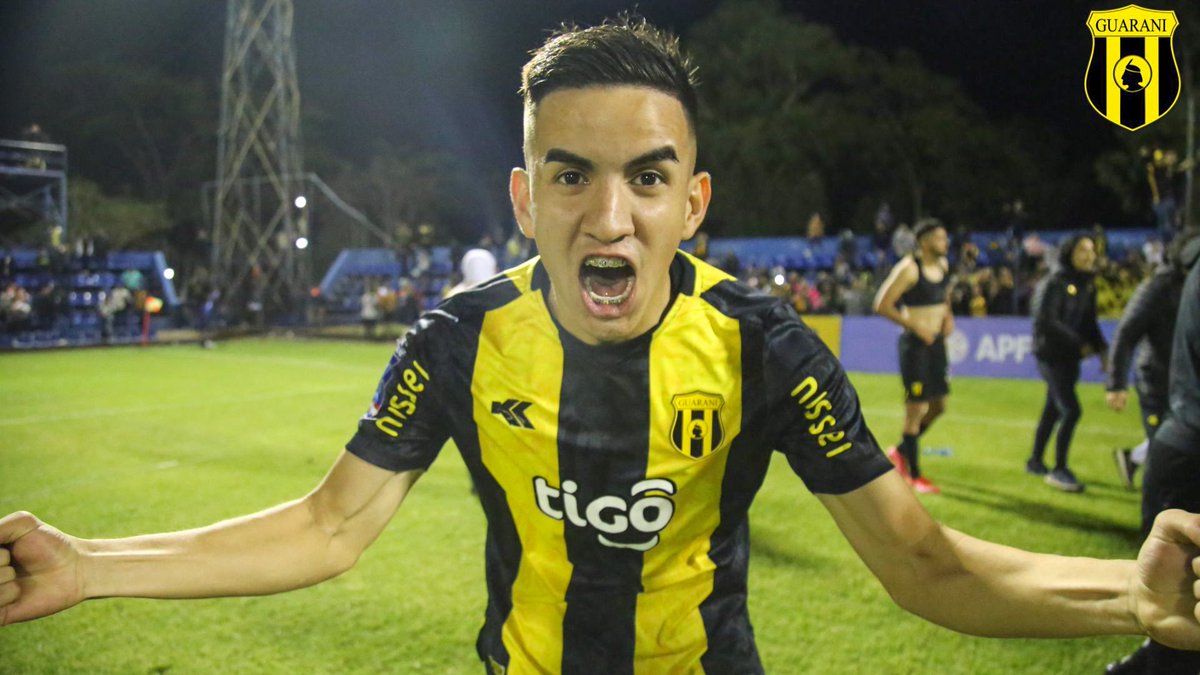 ClubGuarani's tweet photo. 🌧Al mal tiempo… El festejo de nuestros 𝗟𝗲𝗴𝗲𝗻𝗱𝗮𝗿𝗶𝗼𝘀⚡️

#𝖤𝗅𝖴́𝗇𝗂𝖼𝗈𝖣𝖾𝖯𝗋𝗂𝗆𝖾𝗋𝖺 🟡⚫️🏹 https://t.co/tDX0vMZQYJ