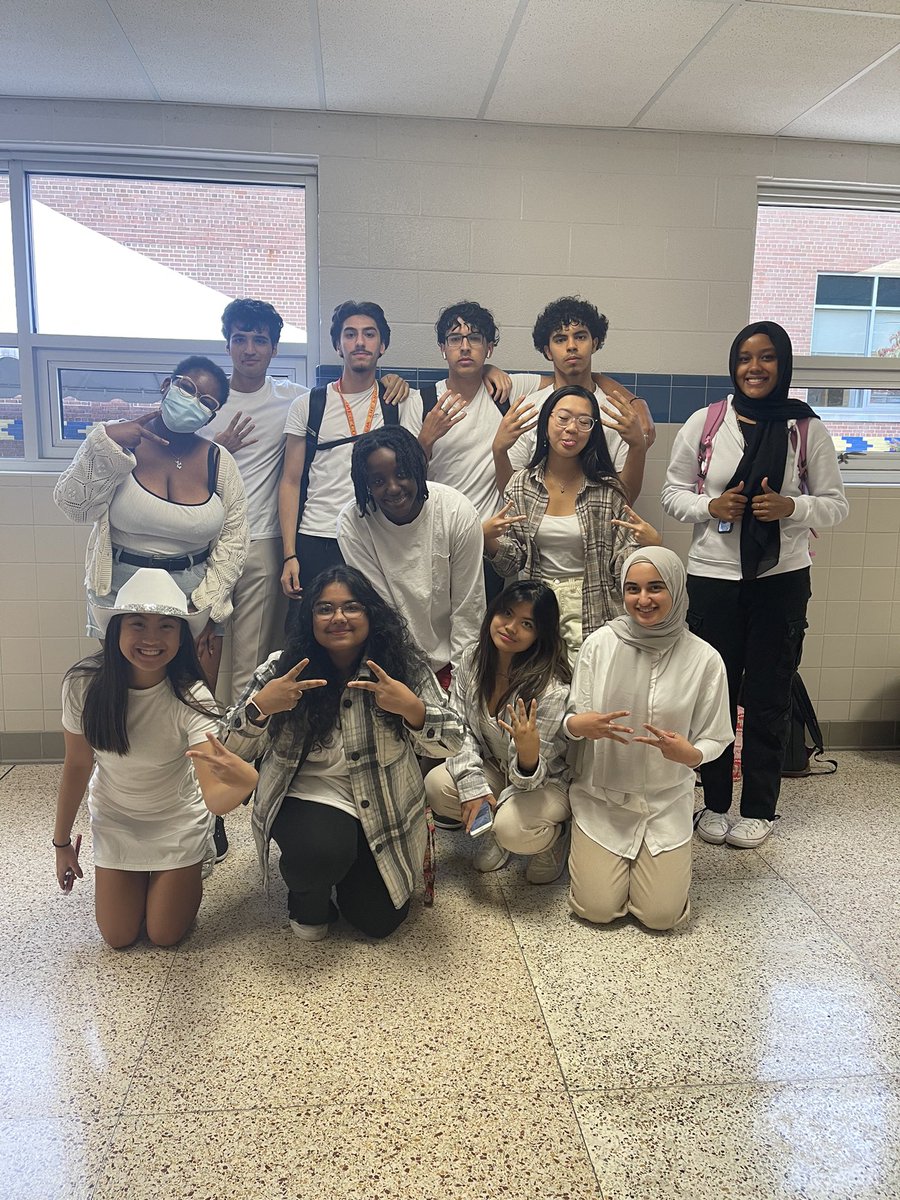 notsanh's tweet photo. WHITE OUT 
#lancerspirit23 https://t.co/1KzZWvrd2f