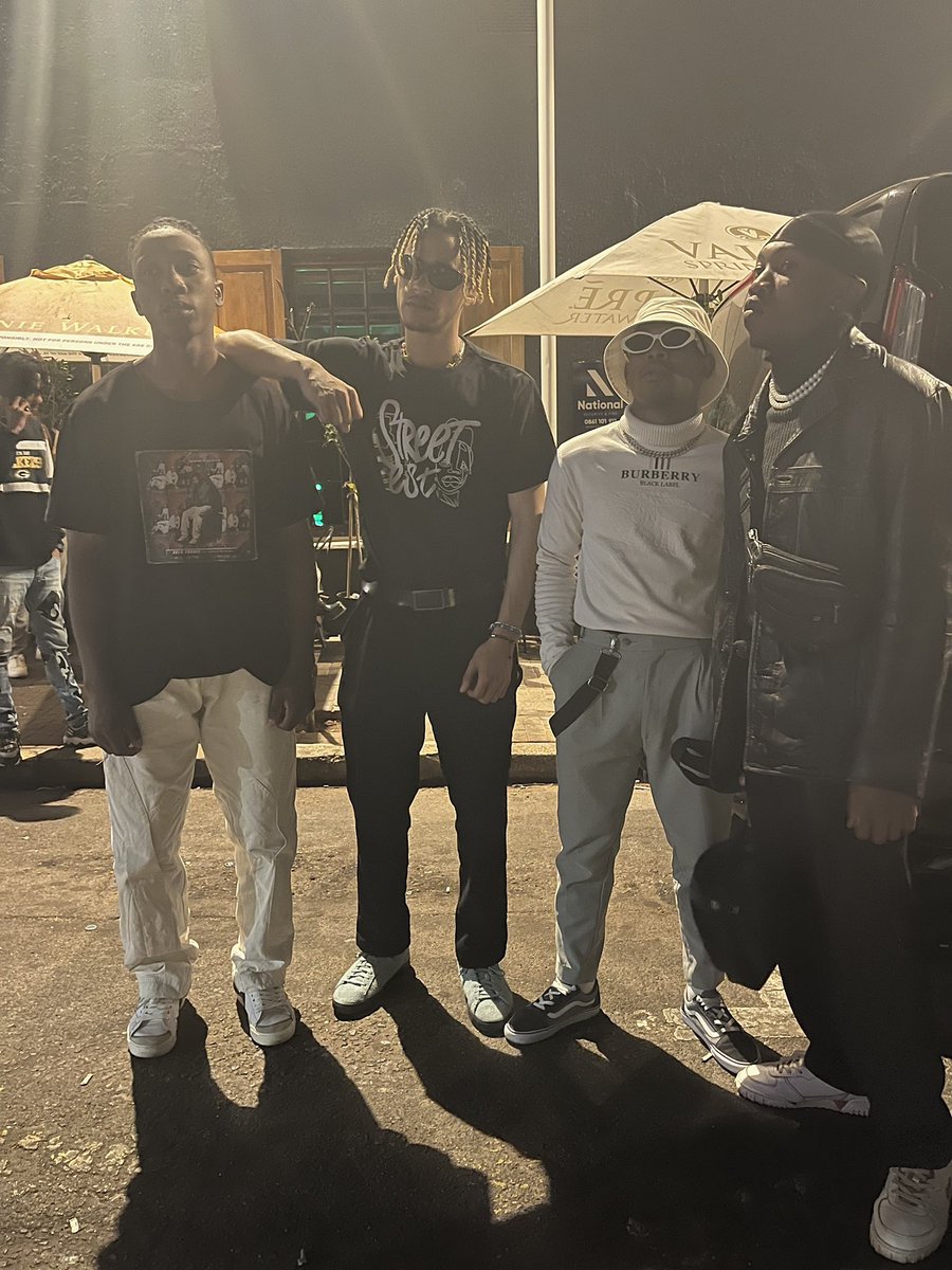 ably_canvas's tweet photo. One thing about creatives drip never lack.Thank you to Underground and @notbenjamin_ for allowing Apex bless people. https://t.co/mmGTQt4cQK