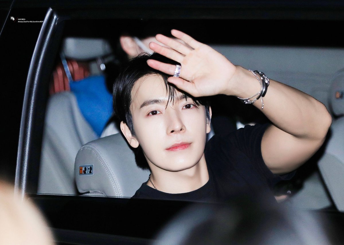 DHL00K's tweet photo. #동해 #DONGHAE https://t.co/J7I0EnhgRC