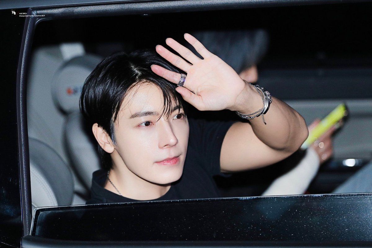 DHL00K's tweet photo. #동해 #DONGHAE https://t.co/J7I0EnhgRC