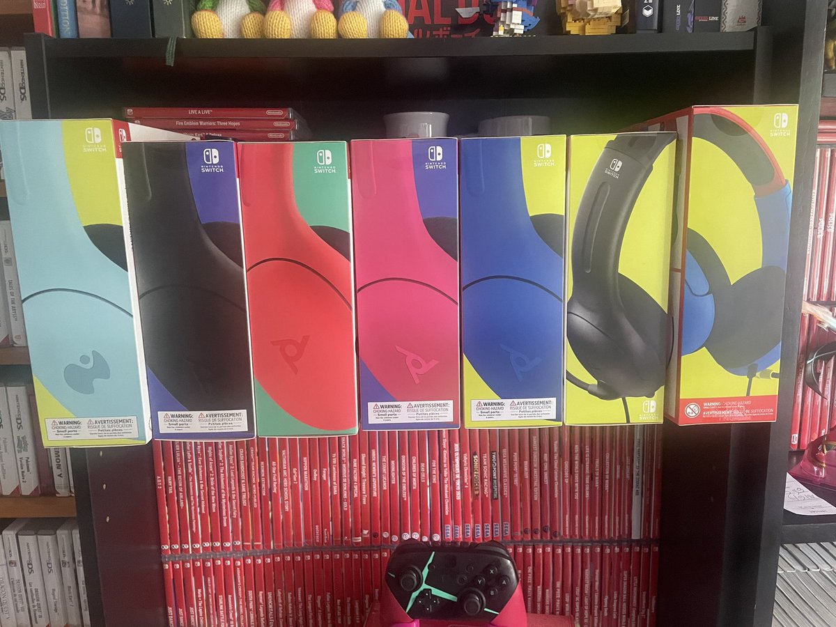 NintendoTown's tweet photo. On a reçu « quelques » casques @PDPgaming 😍 on vous en parle très vite ! https://t.co/LWZz9XJYXt