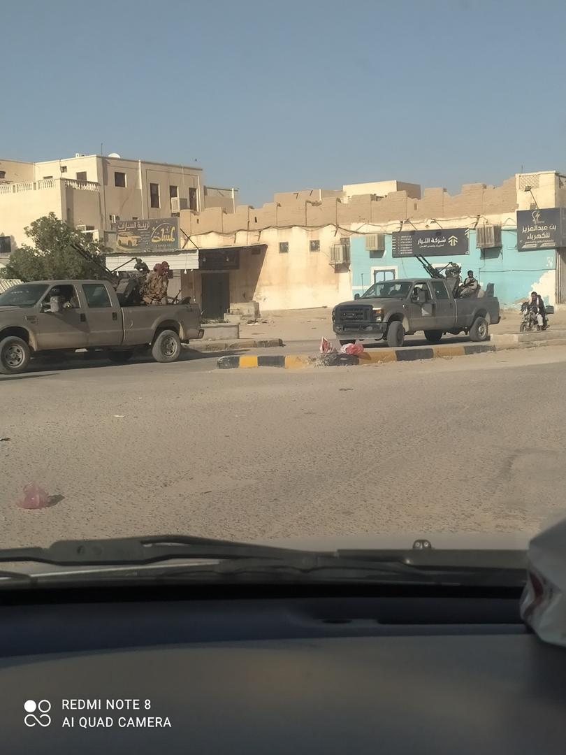 baflah_1968's tweet photo. #عاجل

قوات المنطقة العسكرية الأولى تنتشر بكثافة بالقرب من دوار الشهيد بن حبريش في مديرية #سيئون بوادي حضرموت استعداداً لقمع المسيرة الجماهيرية الحاشدة المطالبة بإخراج قوات المنطقة العسكرية الأولى الإخوانية من الوادي وإحلال مكانها قوات النخبة الحضرمية
#حضرموت_جنوبيه_ترفض_الاخوان https://t.co/IXCy2cJRrJ