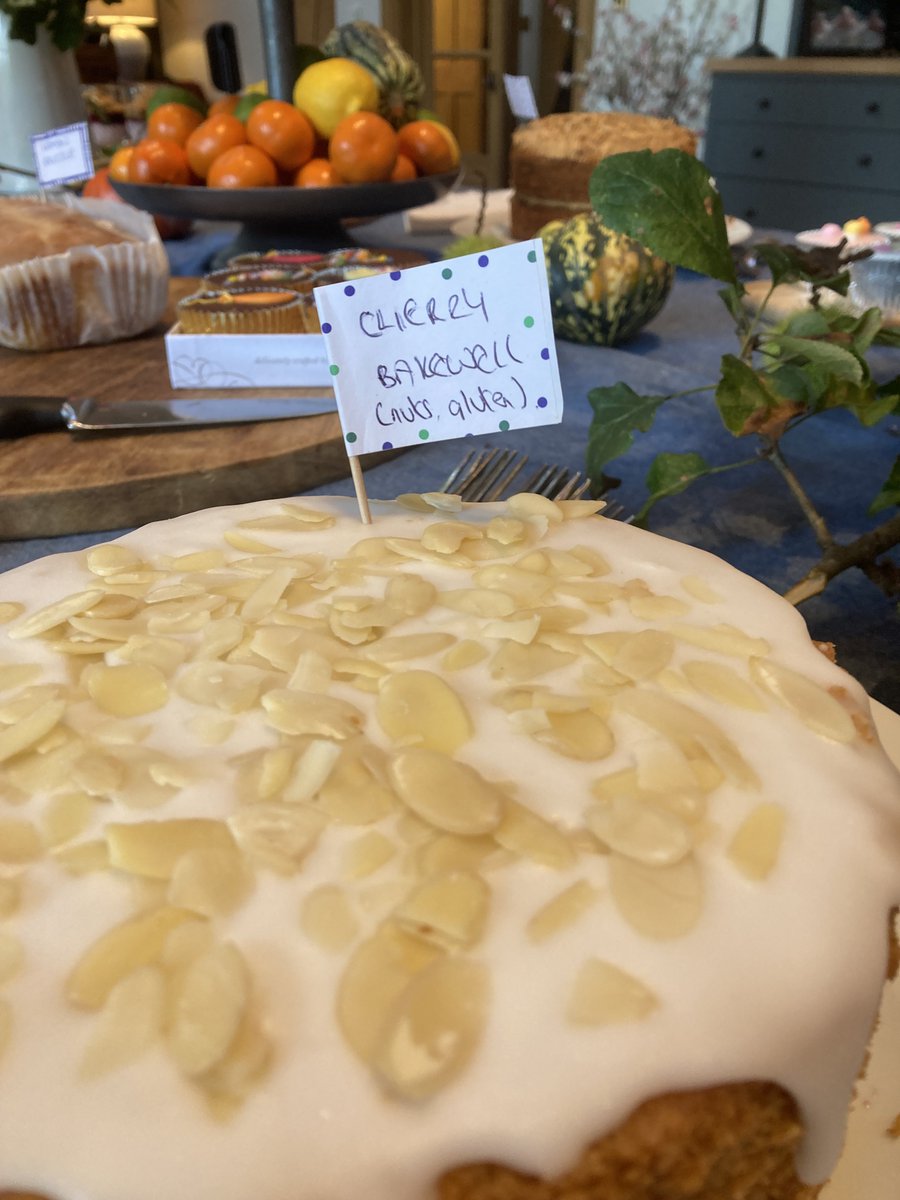 Thank you to all who came to our Macmillan Coffee Morning, so good to see everyone and nearly £400 raised!!
Big thanks <a href="/GFitPTandBoxing/">Glen AnthonyS</a> &amp; David's of Haslemere for raffle prizes.
Link here to donate if you couldn't make it today: thyg.uk/BUS007443689  
#macmillancoffeemorning