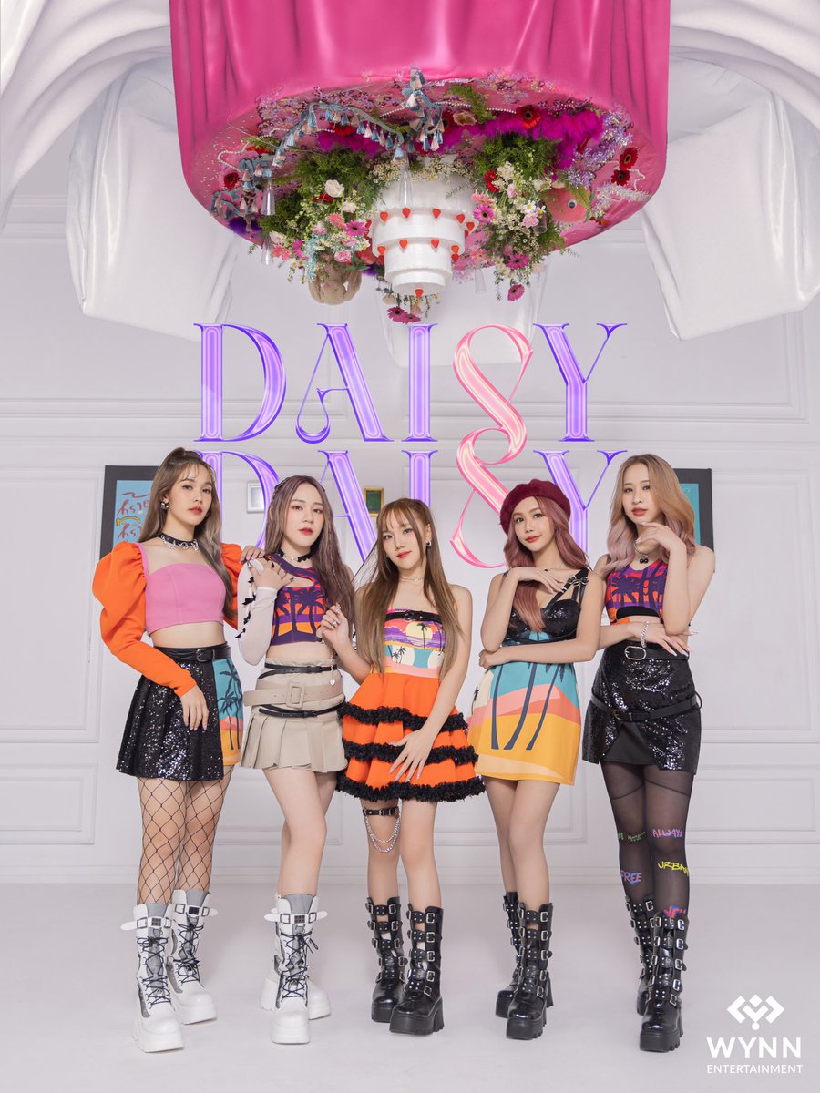 daisydaisyidol's tweet photo. MV DAISY DAISY - เบื่อหน้าจอ (Off-Screen) OUT NOW!!

🎬 https://t.co/3lGXOoxL5n

รอเต้นชาเล้นจ์ใน TikTok พรุ่งนี้นะคะ 💗

#DAISYDAISY_เบื่อหน้าจอ 
#DAISYDAISYth 
#WYNNentertainment
#TPOP #TPopiscoming https://t.co/XjsREqKQ9e