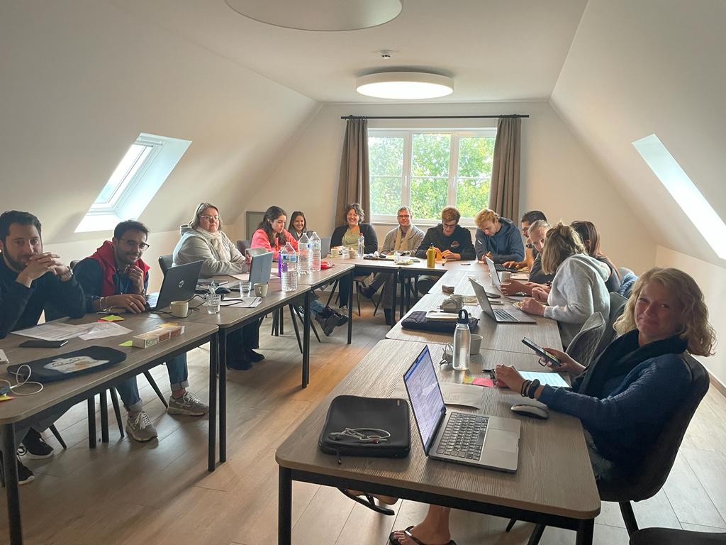 FuksLab's tweet image. What a memorable #labretreat with amazing people. Science and fun all in one! 🧬🎉