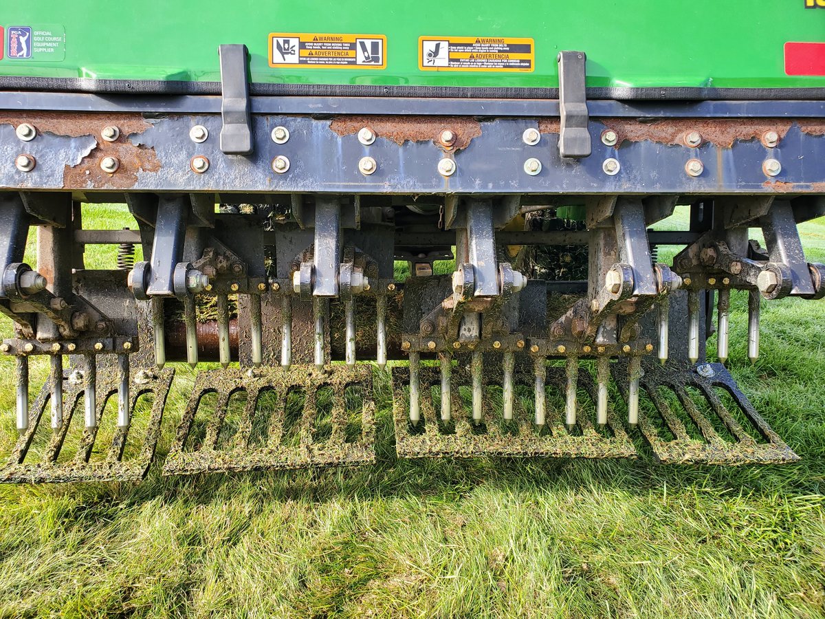 SDTurfVT's tweet image. Putting one of our two John Deere Aercore&apos;s to work today. 3/4&quot; soild tine on fairways.
