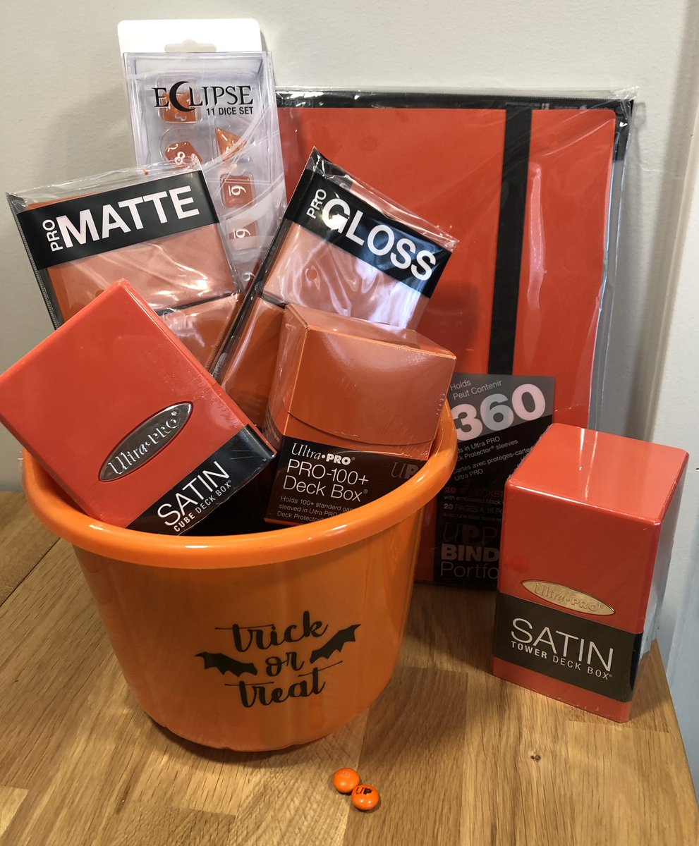 Not a trick, it’s a treat! @UltraProIntl  September color is orange and I am giving away all this UP gear to boo-tify your Halloween 🎃 

To enter:
👻 follow me + @UltraProIntl 
👻 RT

Winner chosen 10/7! Remember to use code DEGEN at checkout for 5% off~ #sponsored