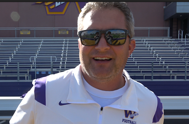 WVilleWire's tweet photo. The Williamsville Bullets take on the New Berlin Pretzels on Pretzel Field tonight in the 21st installment of the Battle for the Old Silver Bucket. But what is the silver bucket, and what does this game mean to each side? Thanks to 1450 for the clips
https://t.co/uF5SSHdmSI https://t.co/4NCNNSRTs9