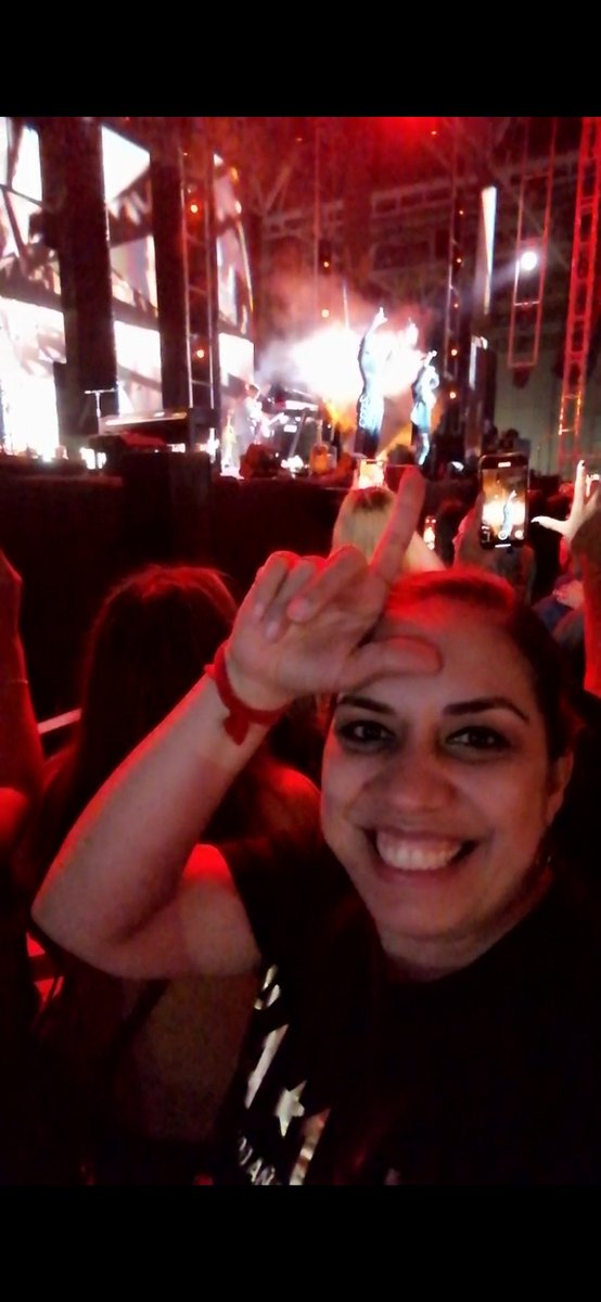 EstherPerla's tweet photo. Me encanta HaAsh, super fan de ellas, sus excelentes conciertos y ellas siempre cumpliendo sueños. Me regalan boletos plis ✨ @telediariomty https://t.co/5pMGEZxKpY