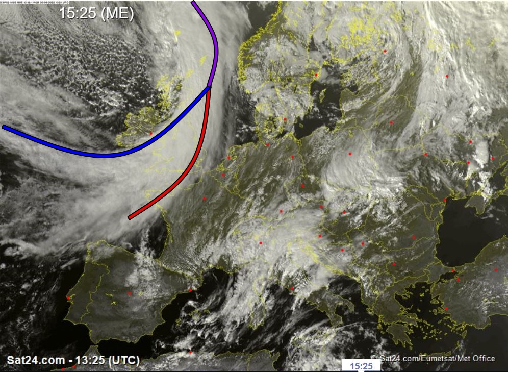 NoodweerBenelux's tweet photo. Op het #satellietbeeld is het frontaal systeem dat ons vanavond laat en vannacht regen zal brengen vanaf het westen mooi te zien. We zien een #warmtefront (rood), gevolgd door een #koufront (blauw), waarvan het grootste deel stilaan zal occluderen tot een #occlusiefront (paars). https://t.co/m8dEhuQmYr