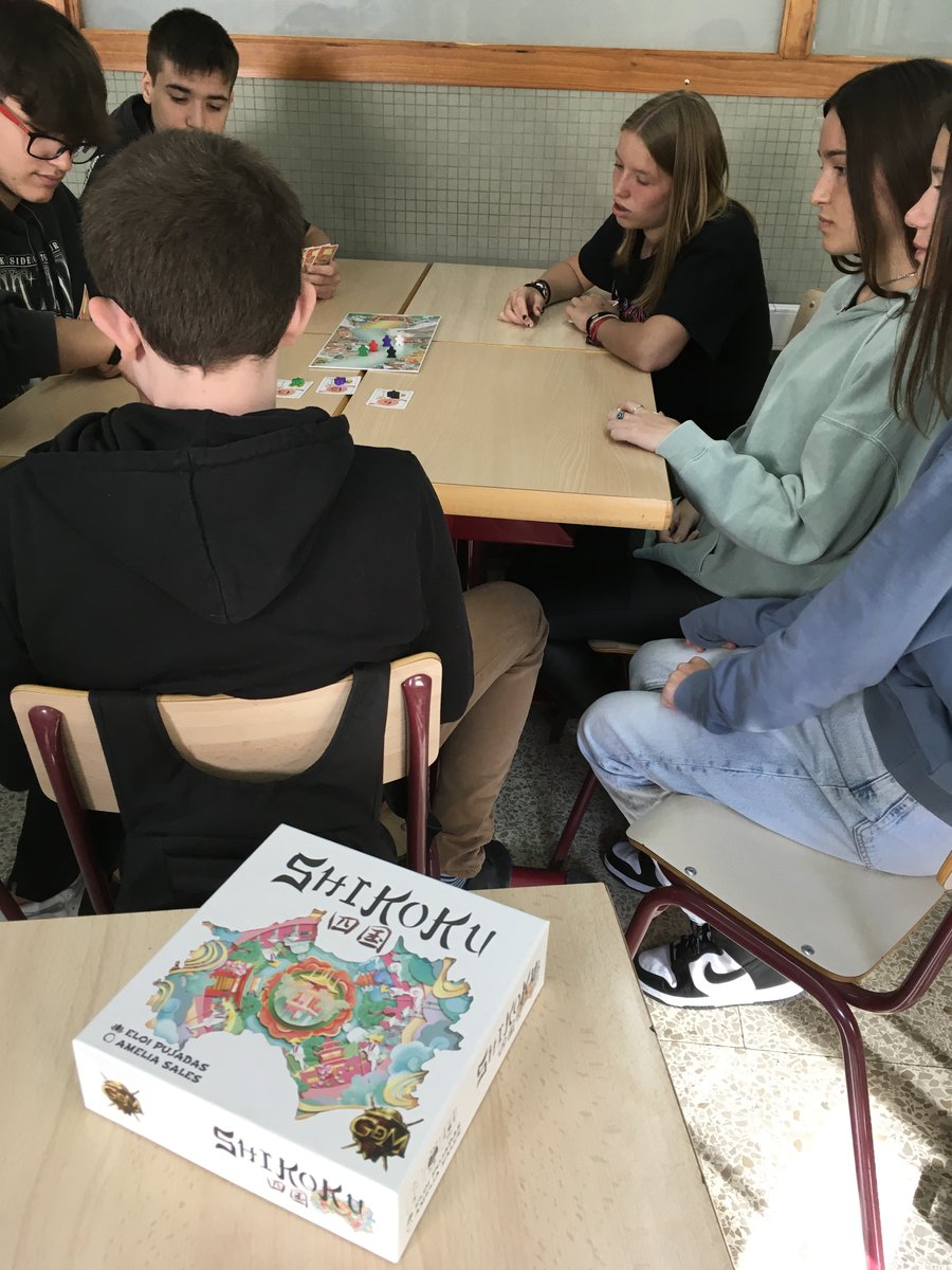 LaSalleLaSeu's tweet photo. Després de treballar continguts sobre la Filosofia Oriental l’alumnat de 4t ESO juga el joc d’@eloipujadas de @Guerrademitos “Shikoku” #ABJ #ProjecteJoc https://t.co/vORbGE2wyU