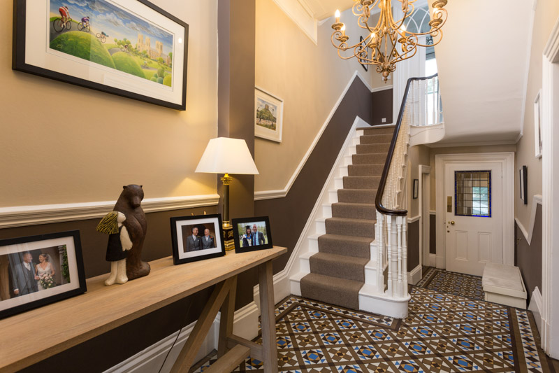 Blenkinandco's tweet photo. York townhouses from the early 19th century always attract attention, particularly if they're close to St Peter's &Bootham Schools. This one on Bootham comes with glorious interiors, south facing walled garden and a lovely outlook. #CityCountryCoast #York #Bootham @propertywords https://t.co/wGa8GWWJww