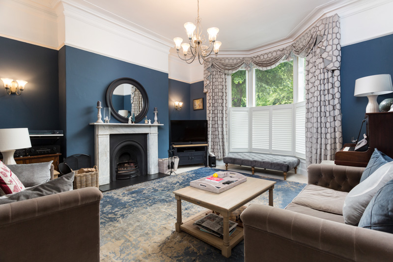 Blenkinandco's tweet photo. York townhouses from the early 19th century always attract attention, particularly if they're close to St Peter's &Bootham Schools. This one on Bootham comes with glorious interiors, south facing walled garden and a lovely outlook. #CityCountryCoast #York #Bootham @propertywords https://t.co/wGa8GWWJww