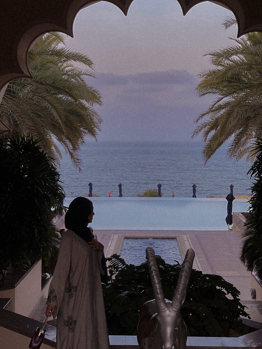 “يا الله .. ساعدنا على الرؤية الواضحة منذ البداية، نحنُ الذين نرى الأمور بقلوبنا. "