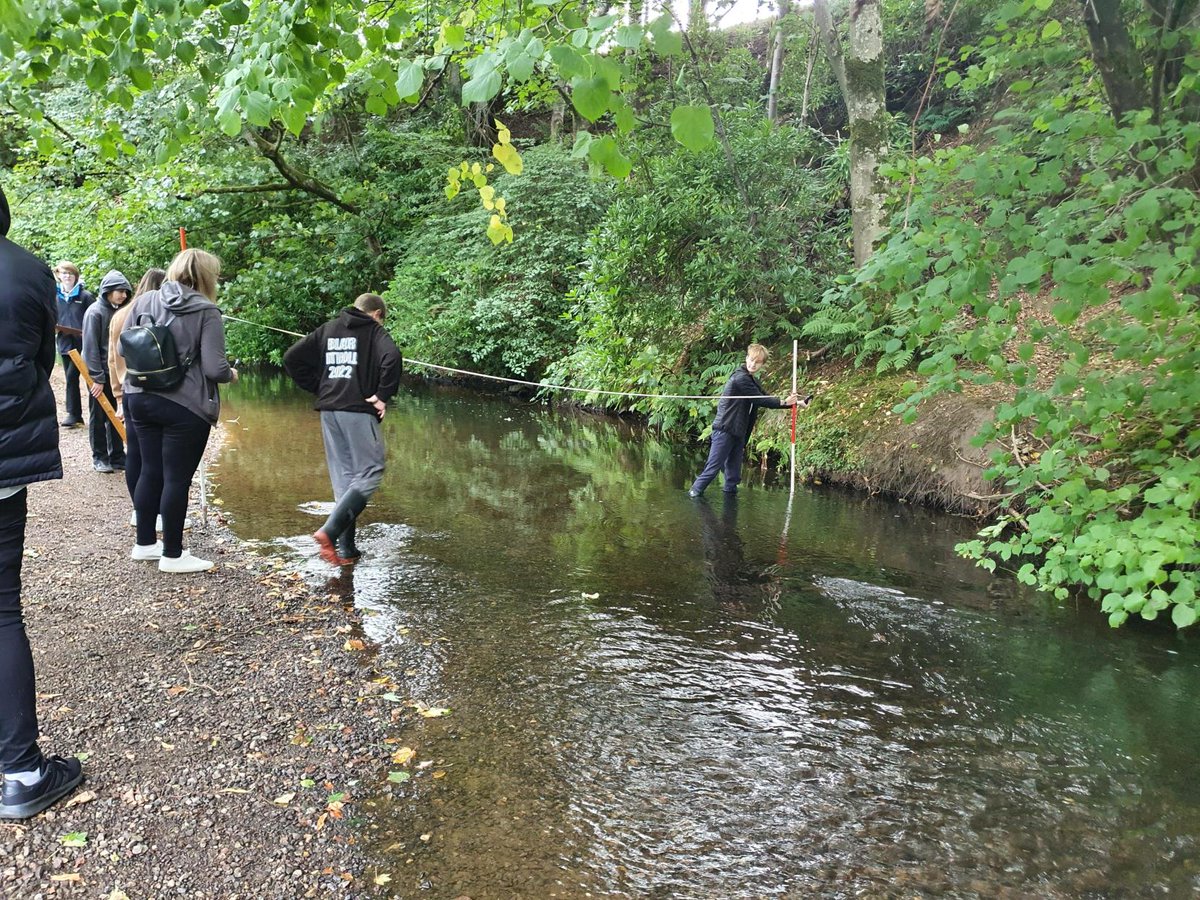 mintlawsocsub's tweet photo. 2/3 The National 4/5 Class were at (and in) the River Ugie in @AdenCountryPark to gather data &amp; practice their fieldwork skills https://t.co/gWED5UBK3o