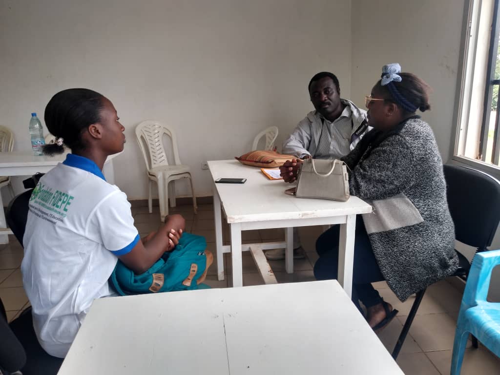 FFidepe's tweet photo. Action de soutien à la gestion menstruelle de 150 jeunes adolescentes vulnérables et #IDPs des quartiers Toket et Kouogouo à Bafoussam III par la #FondationFIDEPE. La reconnaissance de la zone d'action en cours.
@FFidepe
@unicefcameroon @UNICEF @Minjec00237 @MinsanteCMR https://t.co/DtXRIxqE01