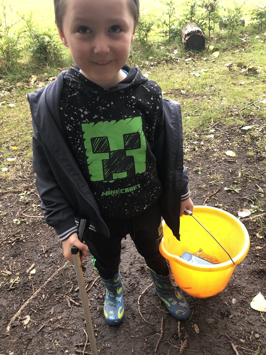 StPeterslovesSc's tweet photo. Really impressed with the ⁦@StPetersYear1⁩ forest school group. Great perseverance and concentration to make bird feeders today. https://t.co/F7DUw6kLYr