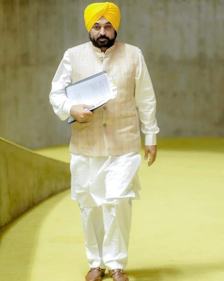 GargNeel's tweet photo. ਨਾ ਚੌਧਰ,ਨਾ ਲਾਲਚ ਤੇ ਨਾ ਵੈਰ ਦੇ ਲਈ,,, 
ਬਸ ਤੁਰੇ ਹਾਂ ਪੰਜਾਬ ਤੇਰੀ ਖੈਰ ਦੇ ਲਈ….. @BhagwantMann @ArvindKejriwal https://t.co/ub32G7htBE