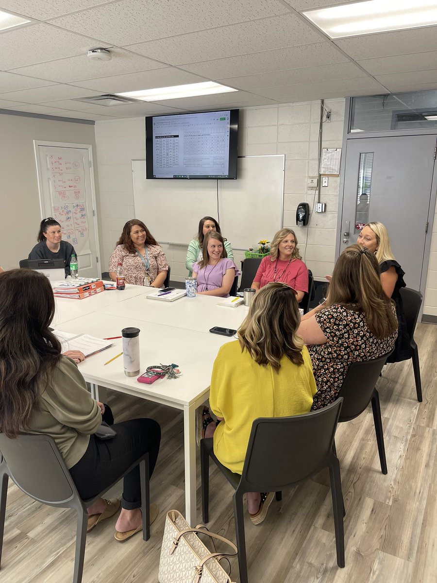 WAESWestASD's tweet photo. Our WAES teachers absolutely enjoyed meeting with South Pontotoc Elementary School teachers about Standards Based Grading‼️ Growth is a life long goal‼️ We can never learn enough‼️💛🖤💛

Thanks for the hospitality Mrs. Speck and South Pontotoc Elementary School‼️‼️‼️ https://t.co/8dROoLJPZY