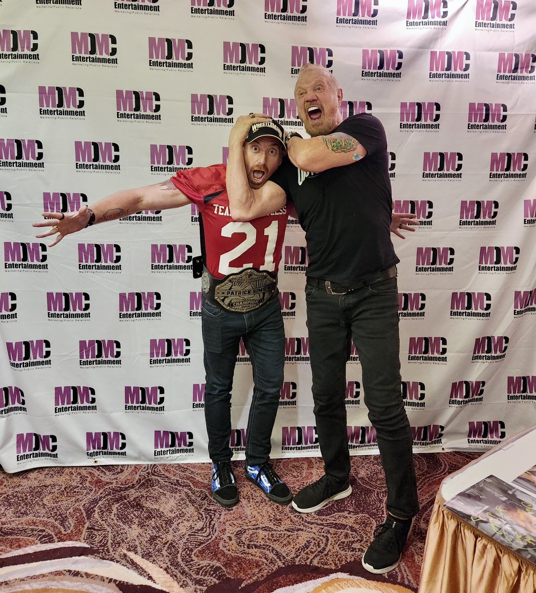 4UEntertain's tweet photo. Diamond Cutter from @RealDDP on the Champ!!!  What a moment!  @MDMCEntertain #laxfanfest #ddpy #ddpyworks #positivelyunstoppable #diamondcutter https://t.co/L3q7SdVzY6