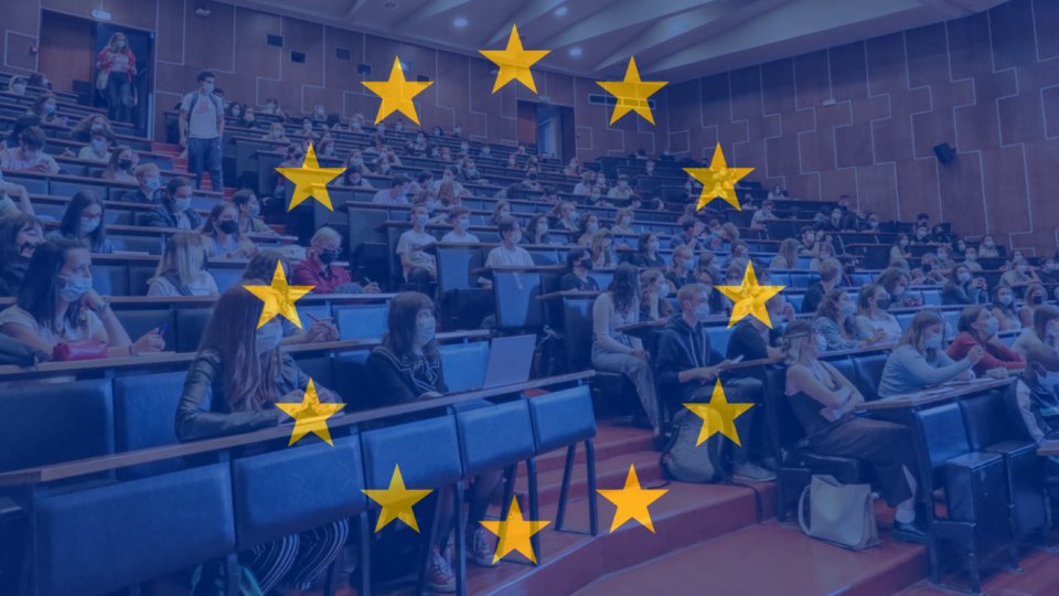 RennesUniv's tweet photo. Les enjeux de la #transition #numérique à la lumière du #GreenDeal, dans le cadre des "Rendez-vous d'Europe" 
👉lundi 03/10 à 18h - en ligne et depuis la faculté de droit et sciencepo
https://t.co/RsrKKJ5Hwd
Conférence inaugurale de la chaire #DataGouv : https://t.co/qHn7hnyttF https://t.co/cXzpzGqKXV