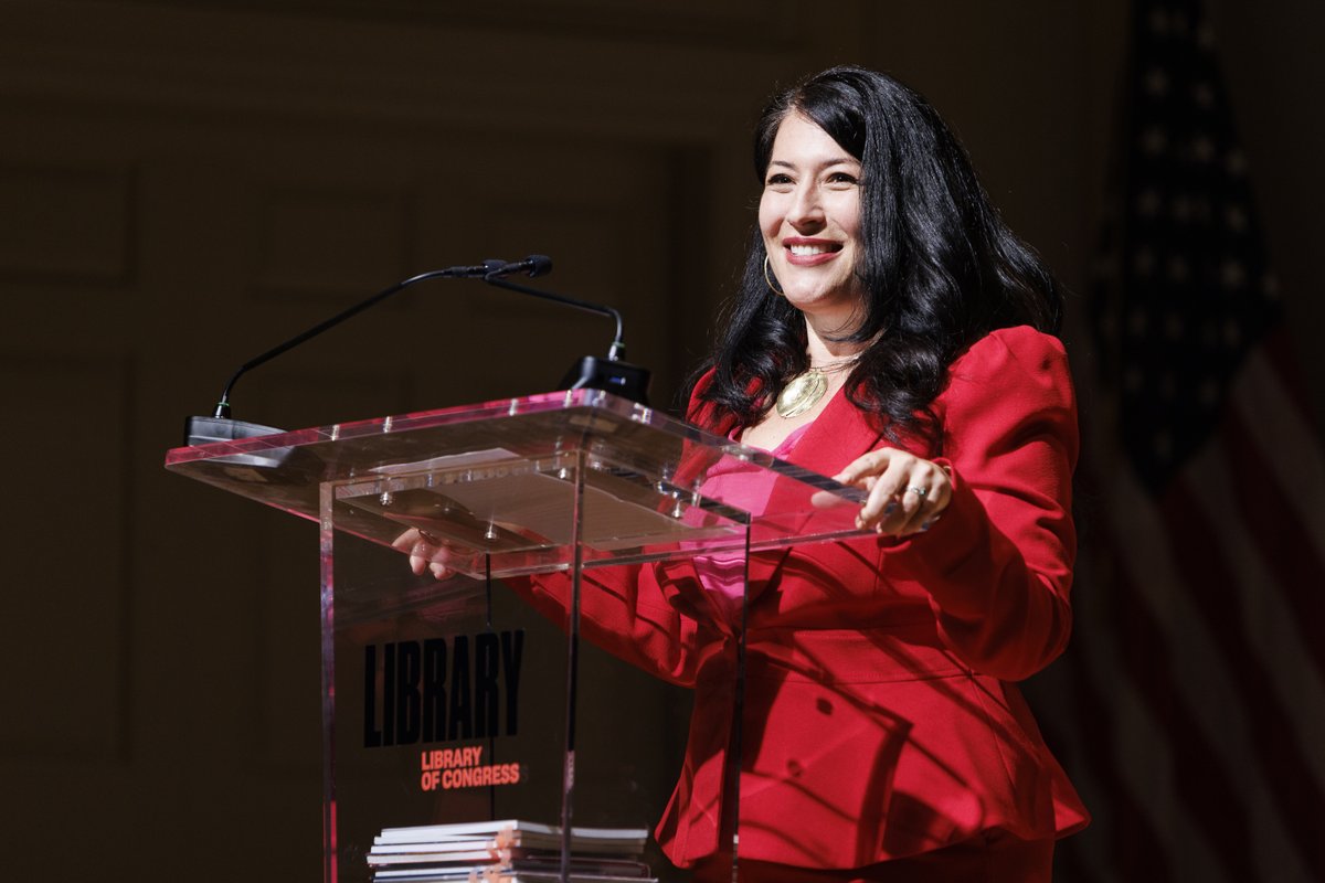librarycongress's tweet photo. *cracks knuckles* You want more? We've got more! 🧵
Did you know the Library is home to the U.S. Poet Laureate? @adalimon's term just began. Previously, @JoyHarjo served a historic 3-year term as the first Native American laureate.
Limón's opening reading: https://t.co/nUrW1XU1dP https://t.co/zwMPFInmi8