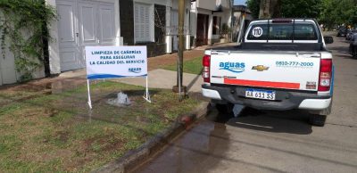 AguasSantaFe's tweet photo. #SanLorenzociudad: Continuamos trabajando en el mantenimiento programado de cañerías de agua potable en diferentes zonas de la ciudad. Este operativo tiene como objetivo optimizar el funcionamiento de la red de distribución domiciliaria. Más Info👉https://t.co/2QiugWTo7x https://t.co/xHvCz38xMj