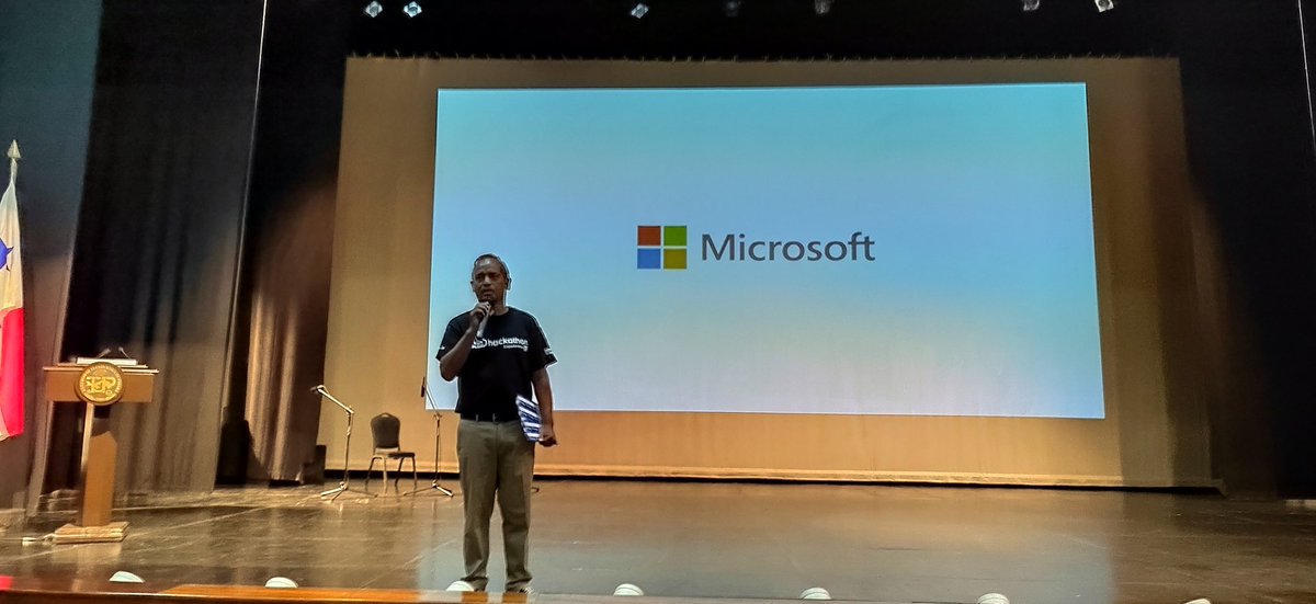 VidaDigital's tweet photo. Arranca ya la #HackathonCopa de @CopaAirlines @utppanama con el profesor Iván Ho y @stevensjoseph https://t.co/CW2sctKCOj
