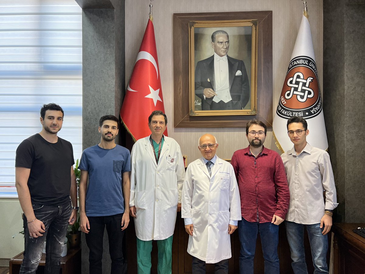 drsgonen's tweet photo. Bir ekol, Bir duruş, bir mirastır Cerrahpaşa.Her TUS sonrası mutluluğun resmini bana çektiriyorsun Abidin :)) https://t.co/FFOW6Imrh1